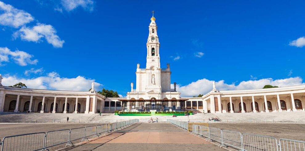 The holy Sanctuary of Fátima, a powerful place of faith and pilgrimage – Discover Portugal's History and Live the Legend! | PORTUGALTRIPGUIDES