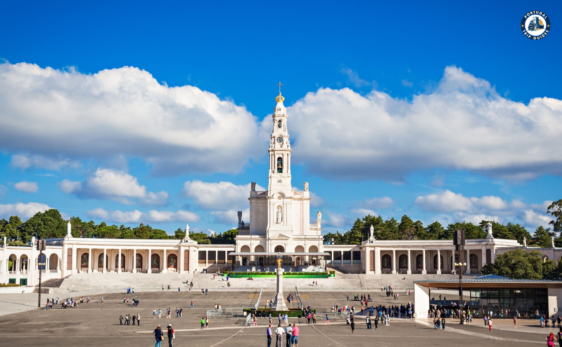 Sanctuary of Fátima with the Basilica and pilgrims – Discover Portugal's History and Live the Legend! | PORTUGALTRIPGUIDES