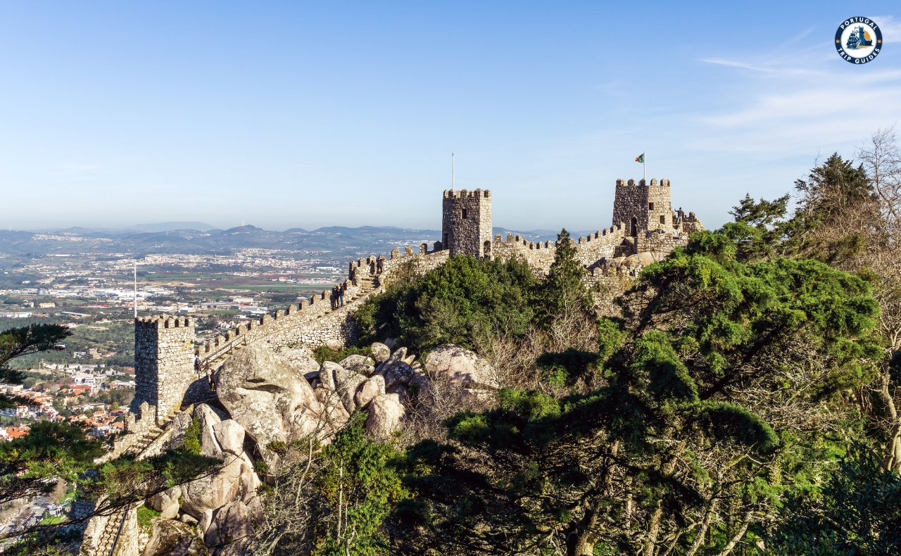 Ancient Moorish Castle in Sintra offering panoramic views of the mountains and Atlantic Ocean – Explore with PORTUGALTRIPGUIDES