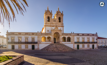 Golden beaches and waves of Nazaré – Discover Portugal's History and Live the Legend! | PORTUGALTRIPGUIDES