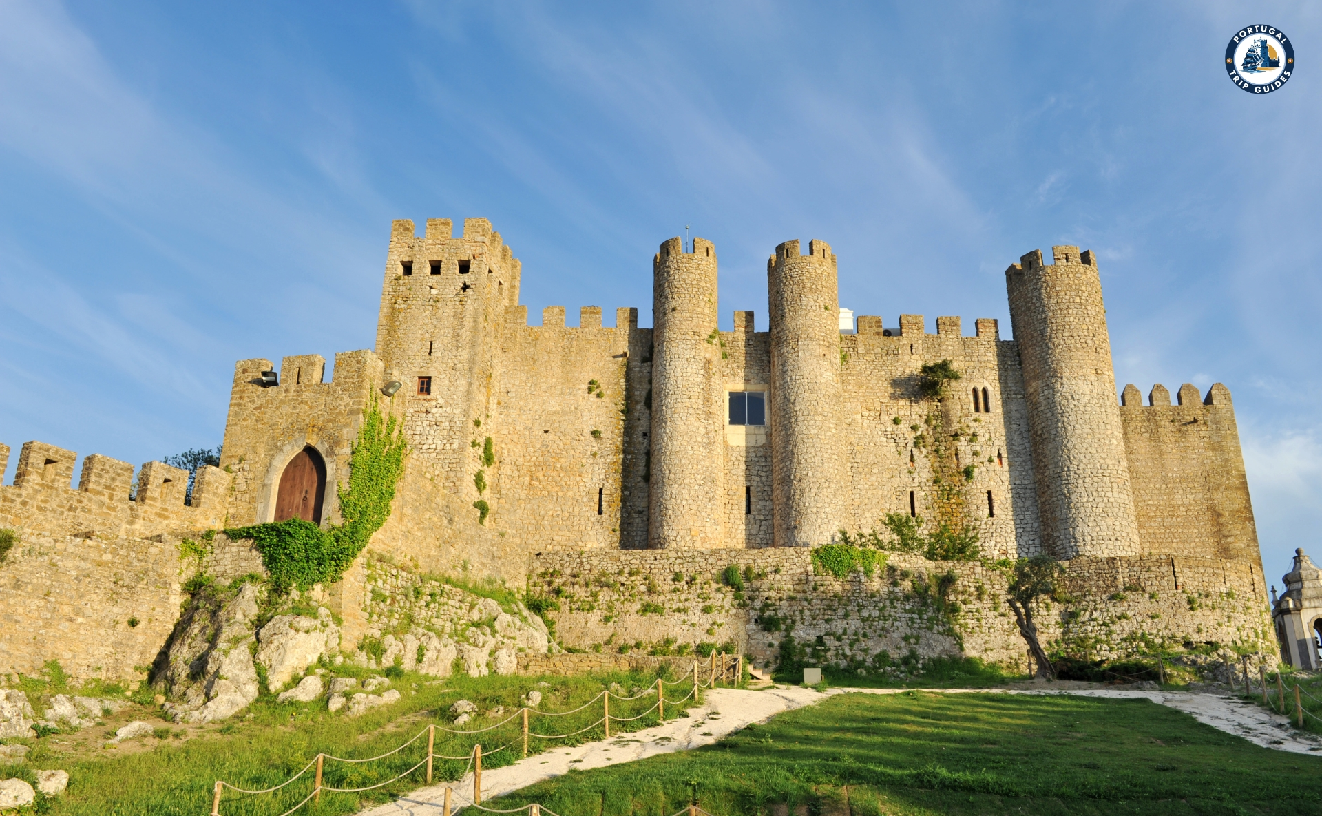 Medieval walls and charming streets of Óbidos – Discover Portugal's History and Live the Legend! | PORTUGALTRIPGUIDES