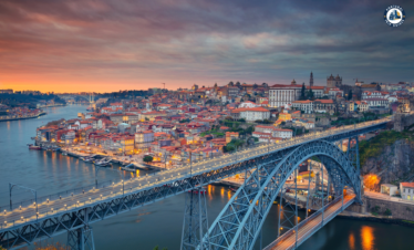 Colorful Ribeira district and Douro River in Porto – Discover Portugal's History and Live the Legend! | PORTUGALTRIPGUIDES